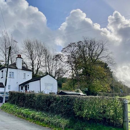Tollgate House - Luxury Cozy Cottage - Huge Hot Tub - Alton Towers Cheadle  Eksteriør bilde