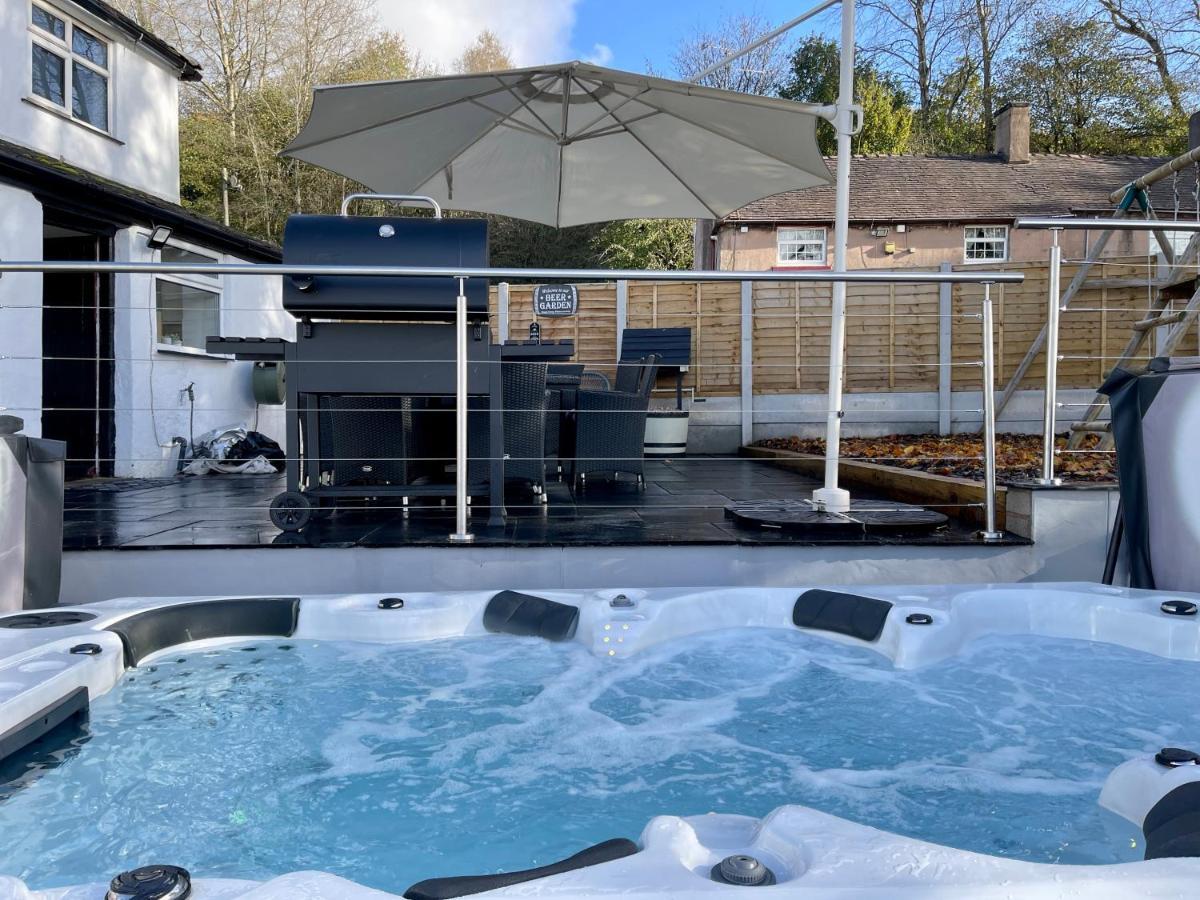 Tollgate House - Luxury Cozy Cottage - Huge Hot Tub - Alton Towers Cheadle  Eksteriør bilde