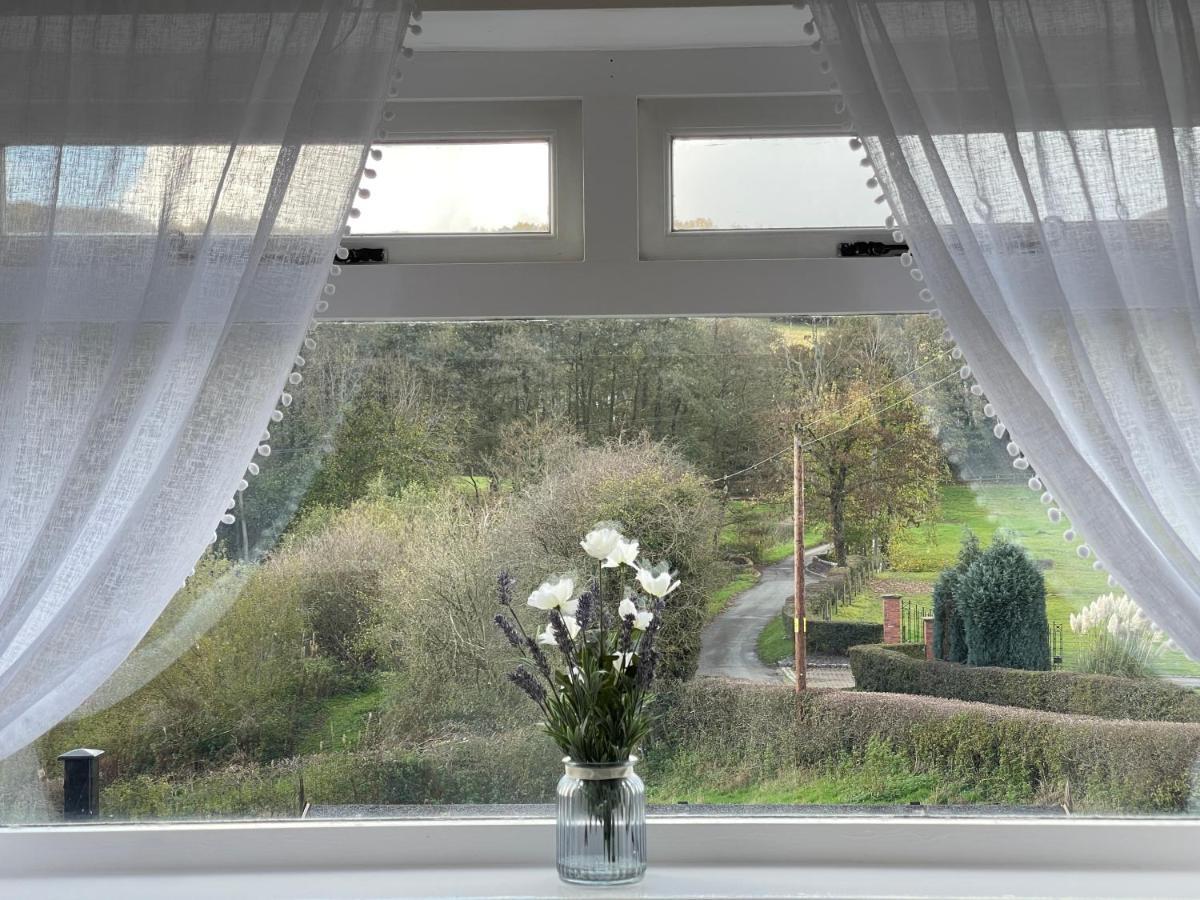 Tollgate House - Luxury Cozy Cottage - Huge Hot Tub - Alton Towers Cheadle  Eksteriør bilde