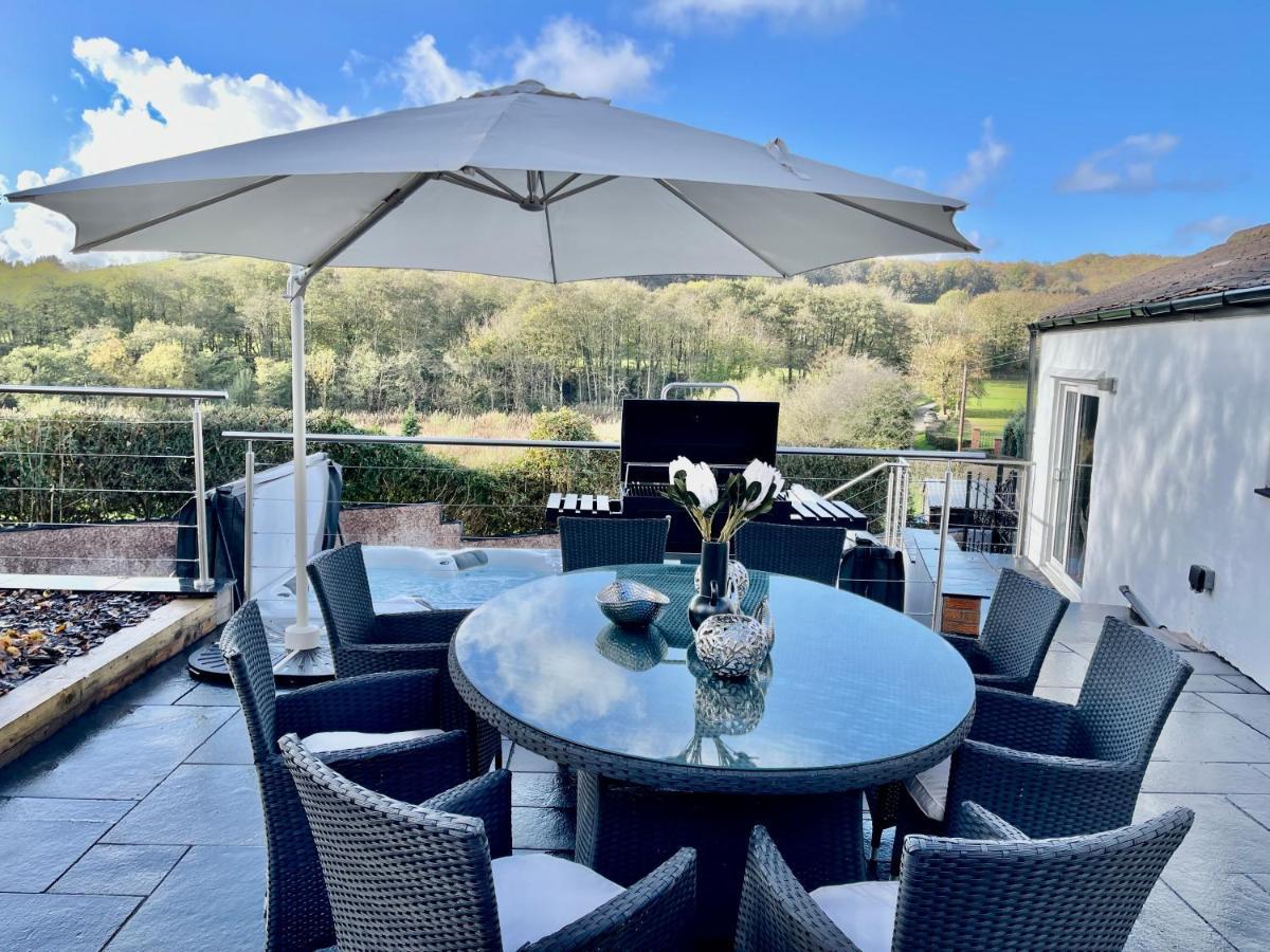 Tollgate House - Luxury Cozy Cottage - Huge Hot Tub - Alton Towers Cheadle  Eksteriør bilde